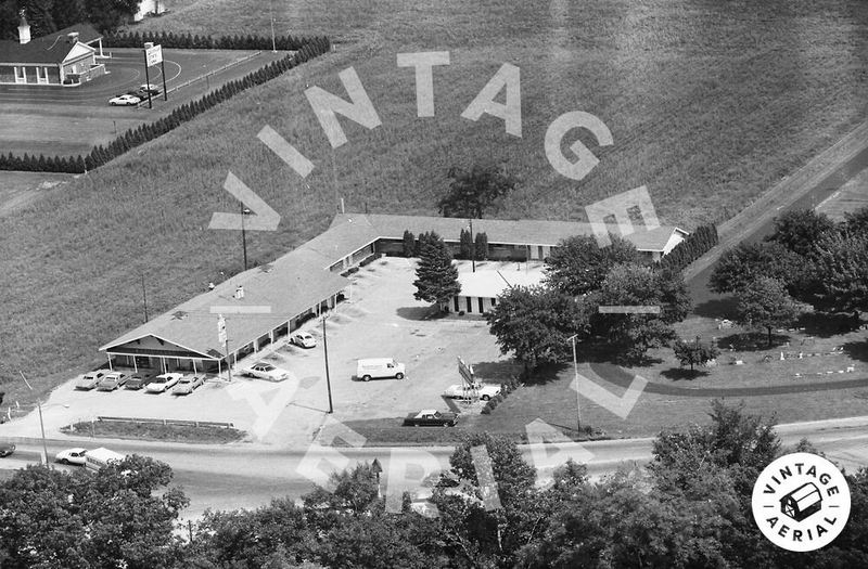 Mark III Grille & Bar and Inn (Royal Motel & Restaurant) - Historical Aerial (newer photo)